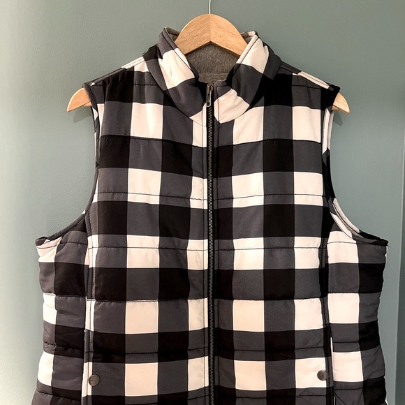 2/$30 Buffalo plaid zip-up vest - Picture 1 of 4